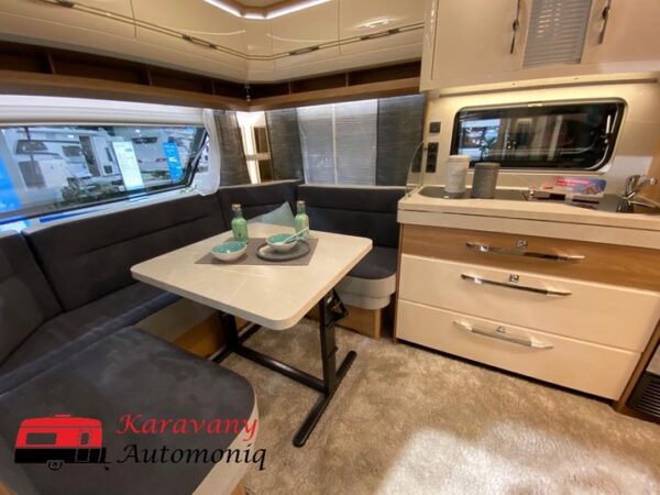 Na objednávku Model 2024 Karavan Hobby 495 UFe Excellent
