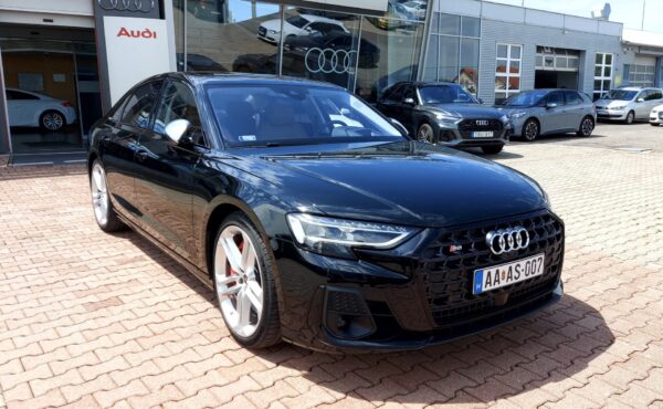 Audi S8  4.0 V8 TFSI quattro tiptronic, Matrix, BO, Head-up, 2x TV, Nočné videnie