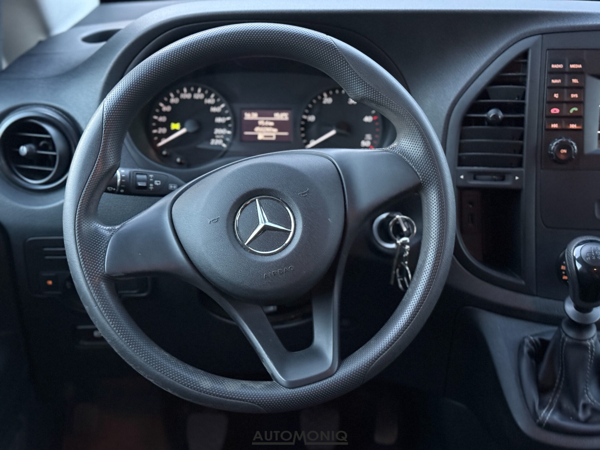 Mercedes-Benz Vito Tourer 116 CDI LED, Tempomat, Bluetooth, SK Auto