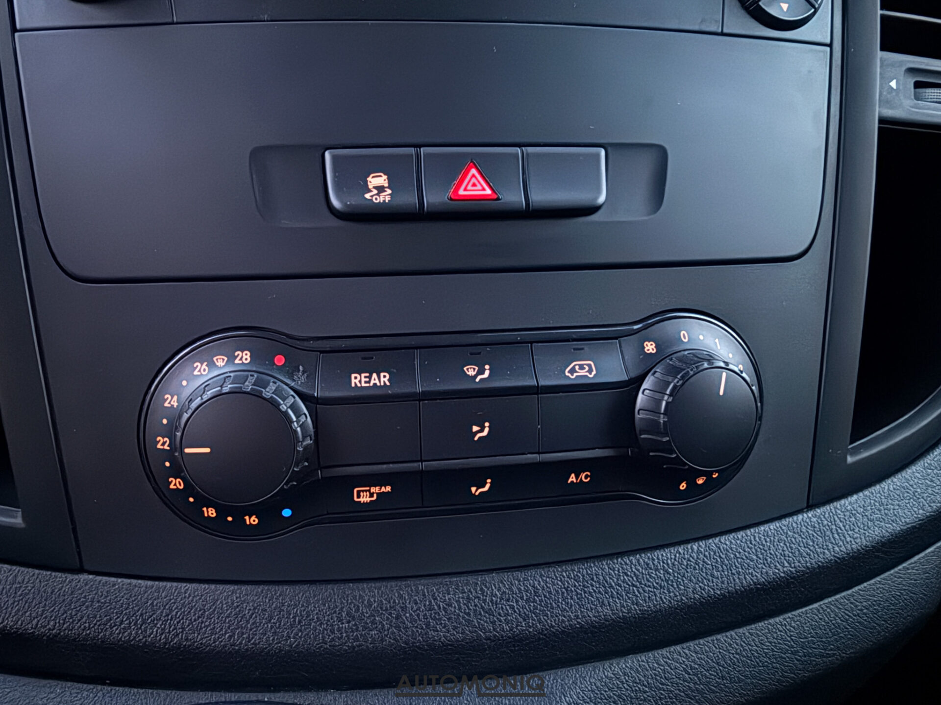 Mercedes-Benz Vito Tourer 116 CDI LED, Tempomat, Bluetooth, SK Auto