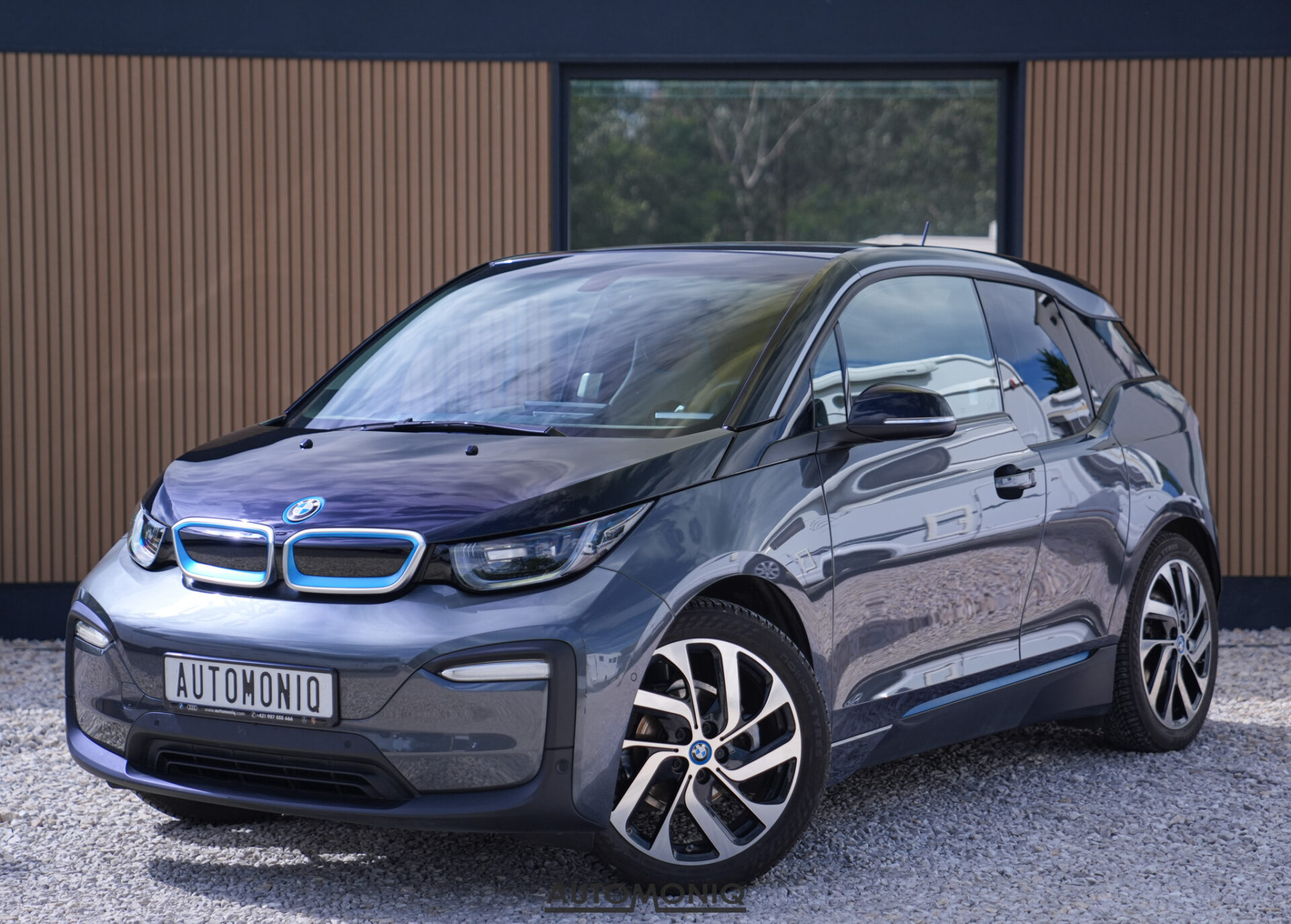 BMW i3 LED, Navi, 19”, Výhrev s., 1.majiteľ