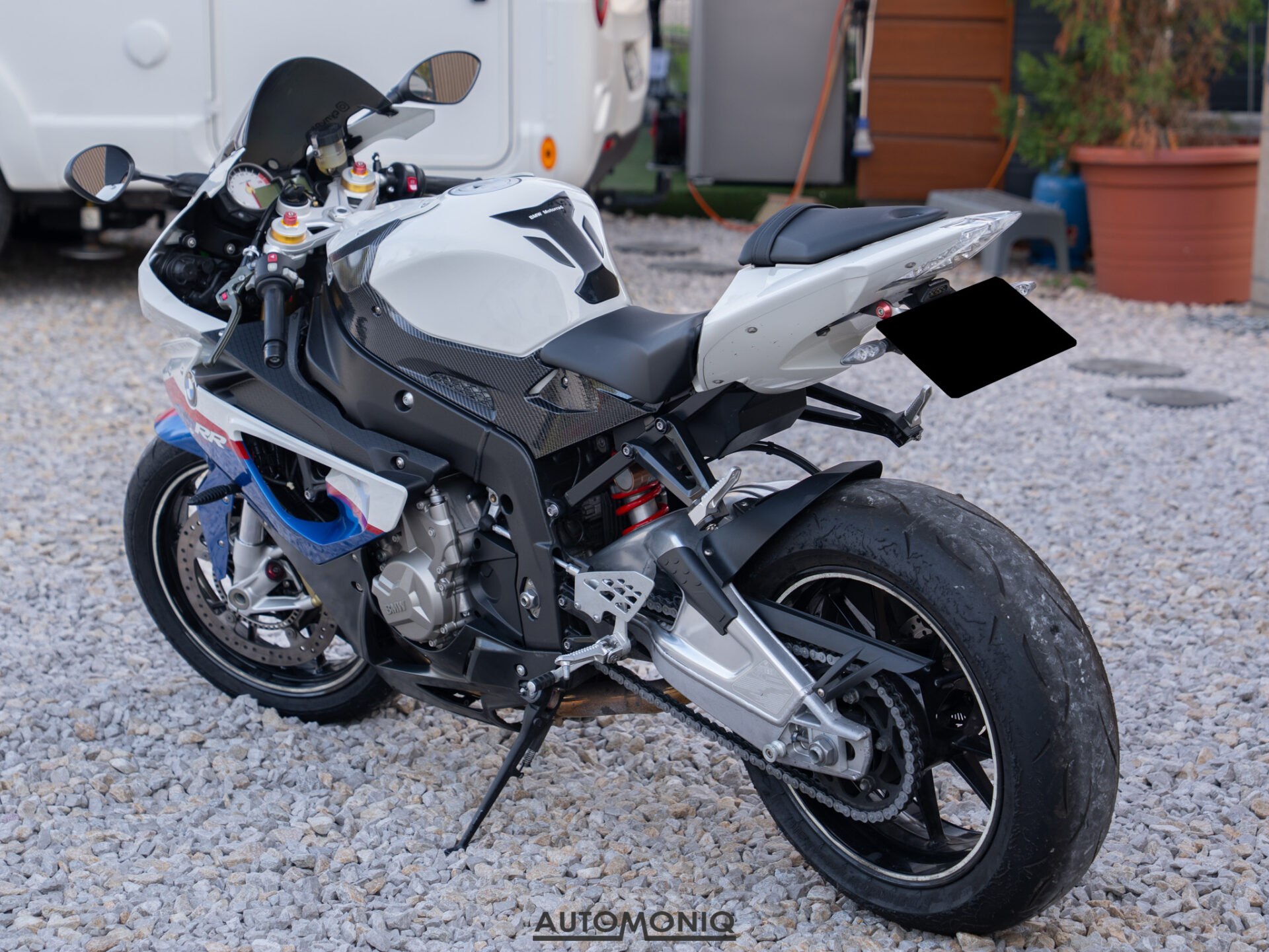 BMW S1000RR - TOP stav, Akrapovič, nepadnutá