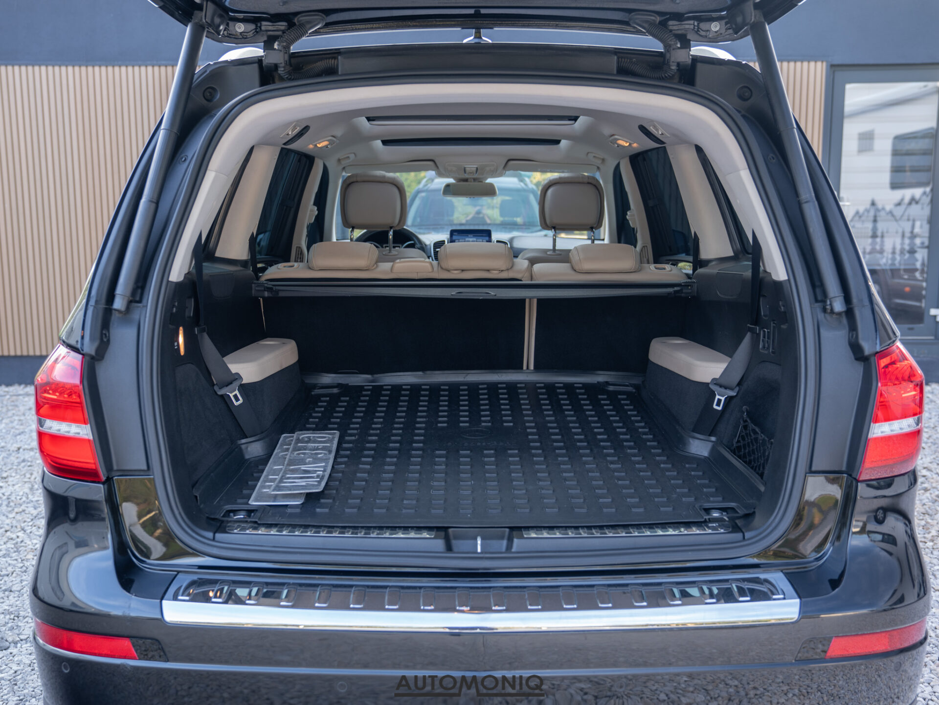 Mercedes-Benz GLS 350d 4Matic 7Miest, Pano, H&K, Nezávislé k., SoftClose
