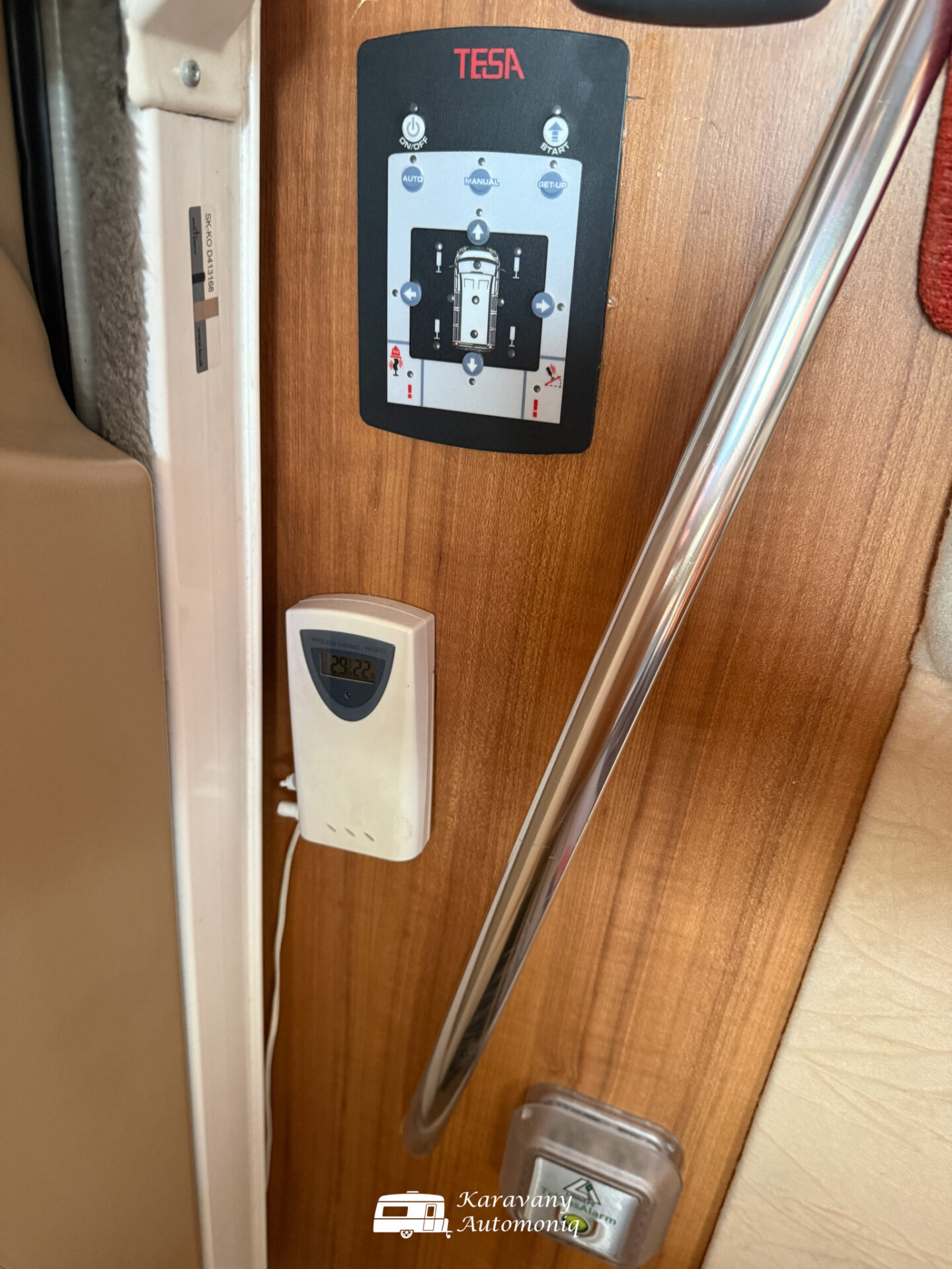 Eura Mobil IS 670 SB Markíza, Klíma, Solar, Ťažné, Trezor, Vzduchový p., Vyr. nohy, Kemping set