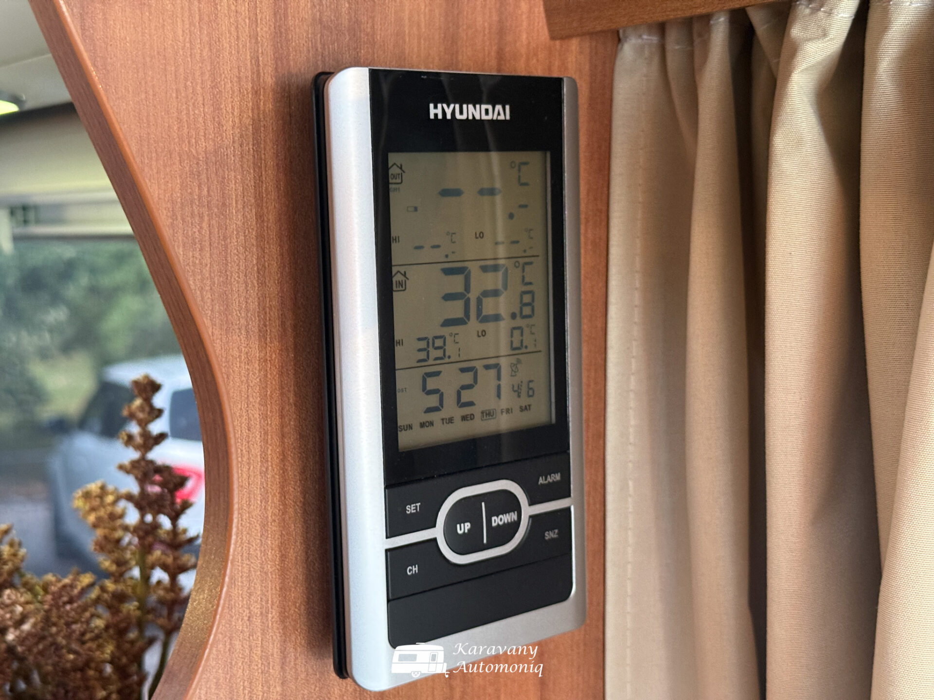 Eura Mobil IS 670 SB Markíza, Klíma, Solar, Ťažné, Trezor, Vzduchový p., Vyr. nohy, Kemping set