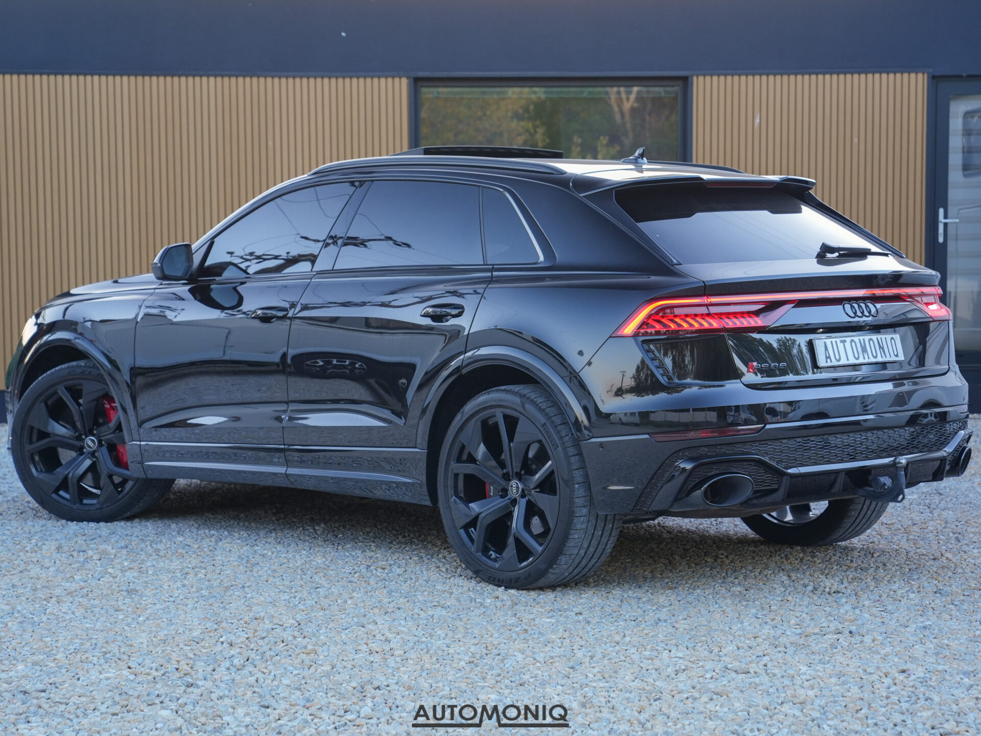 Audi RSQ8 Matrix, Ker. brzdy, Pano, B&O, Vzduch, HUD, Soft-Close / Na splátky