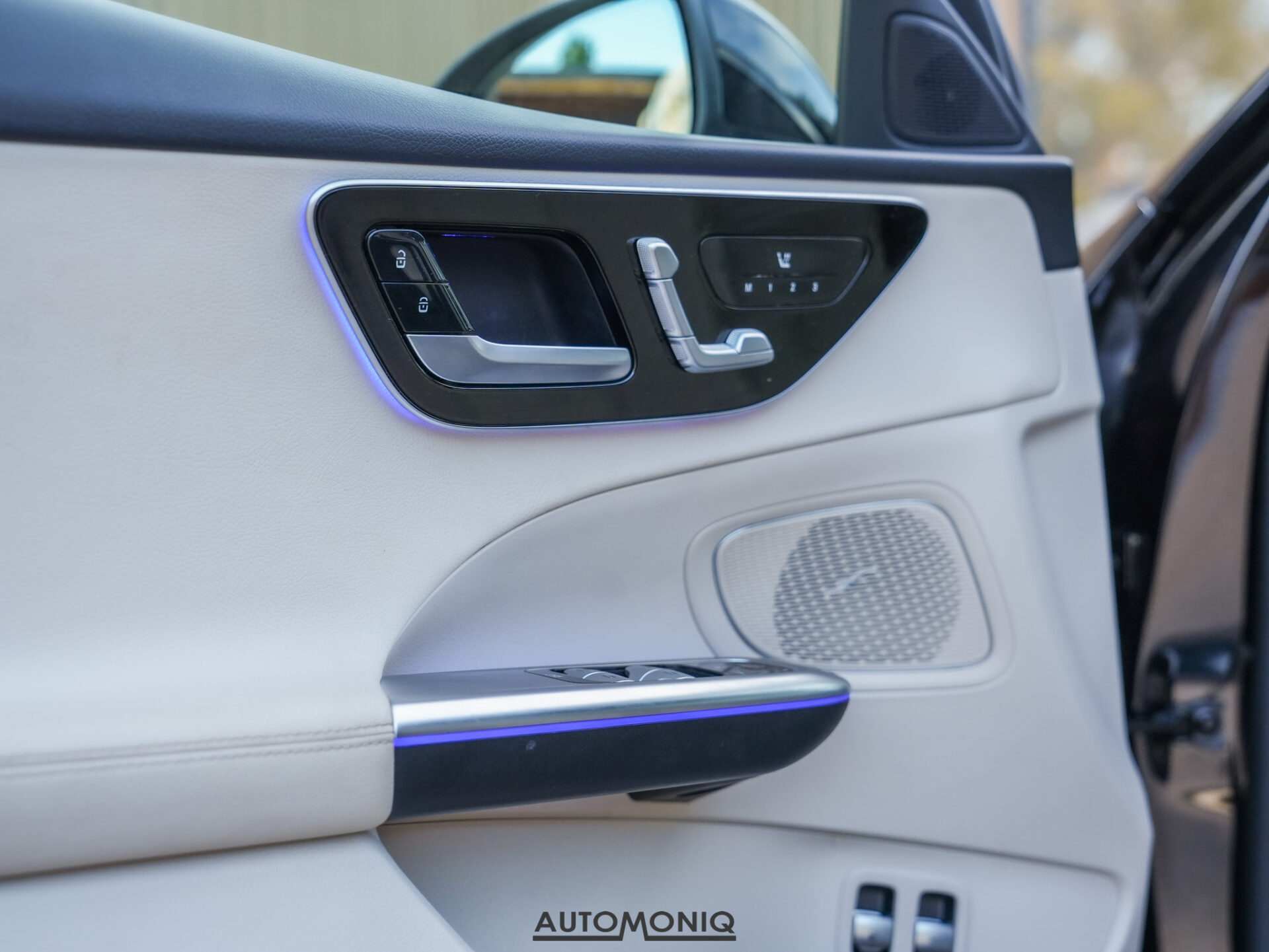 Mercedes C 300 E Digital Light, MBUX, Ambient, Keyless