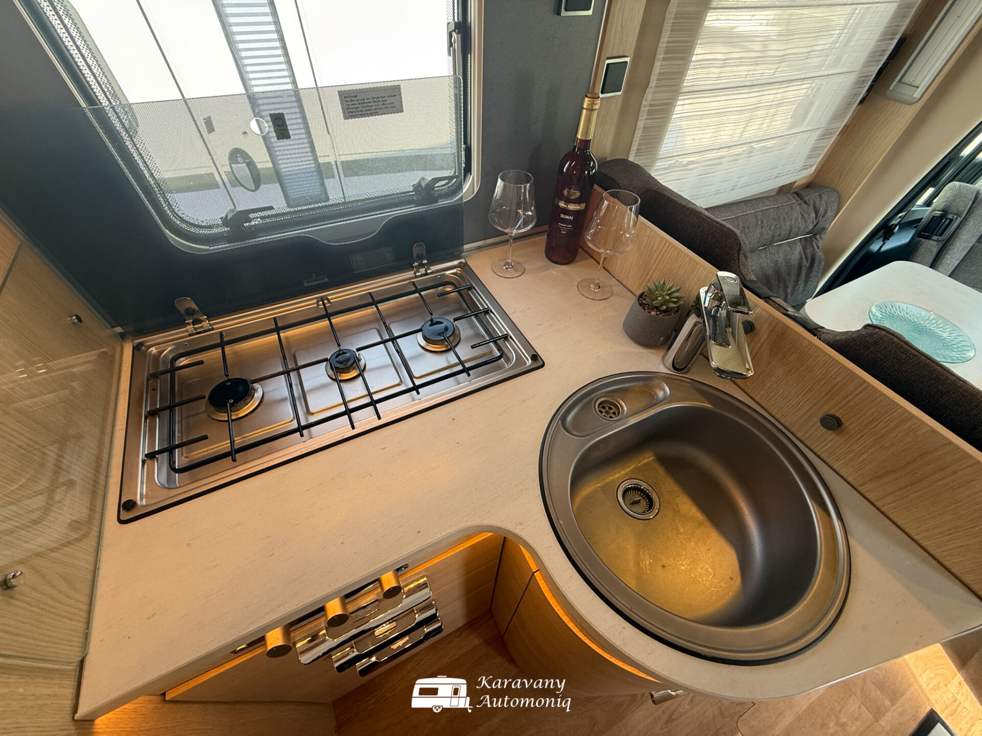 Hymer B 680 Mercedes Plná výbava, 3,5t, Markíza, Klíma, Solar, Nosič, TV, Sat, Stab. nohy, DuoControl, Adaptív