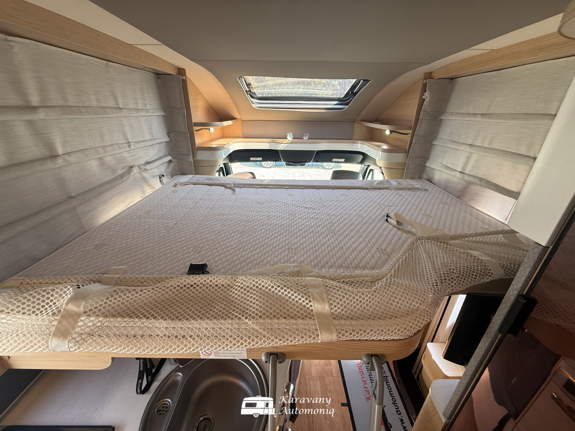 Hymer B 680 Mercedes Plná výbava, 3,5t, Markíza, Klíma, Solar, Nosič, TV, Sat, Stab. nohy, DuoControl, Adaptív