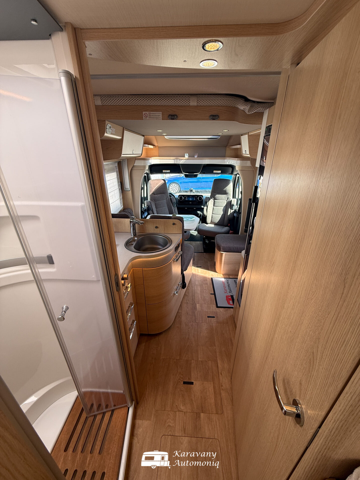 Hymer B 680 Mercedes Plná výbava, 3,5t, Markíza, Klíma, Solar, Nosič, TV, Sat, Stab. nohy, DuoControl, Adaptív