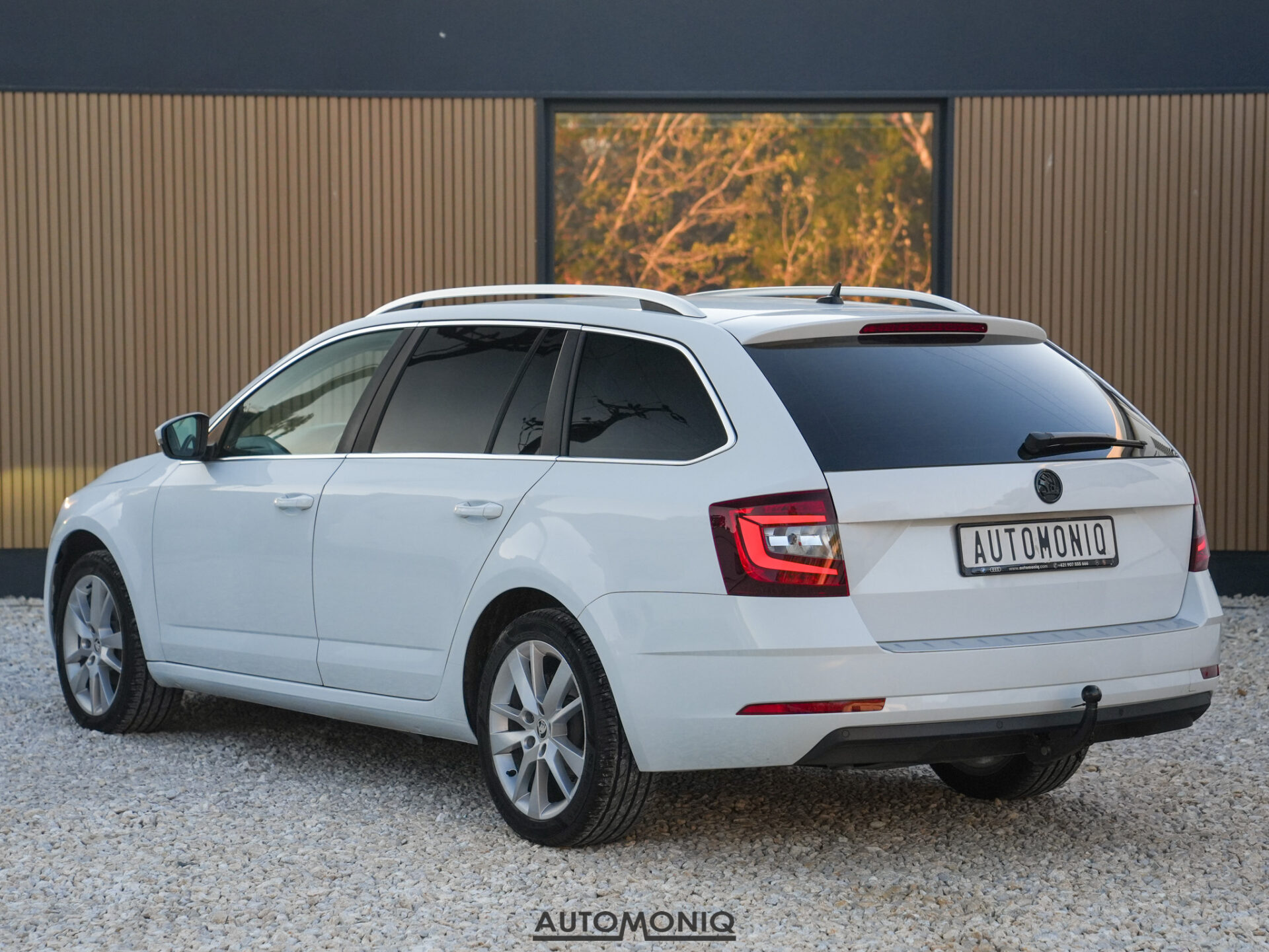 Skoda Octavia Combi 1.6 TDI Ťažné, P. senzory, Výhrev s., Carplay