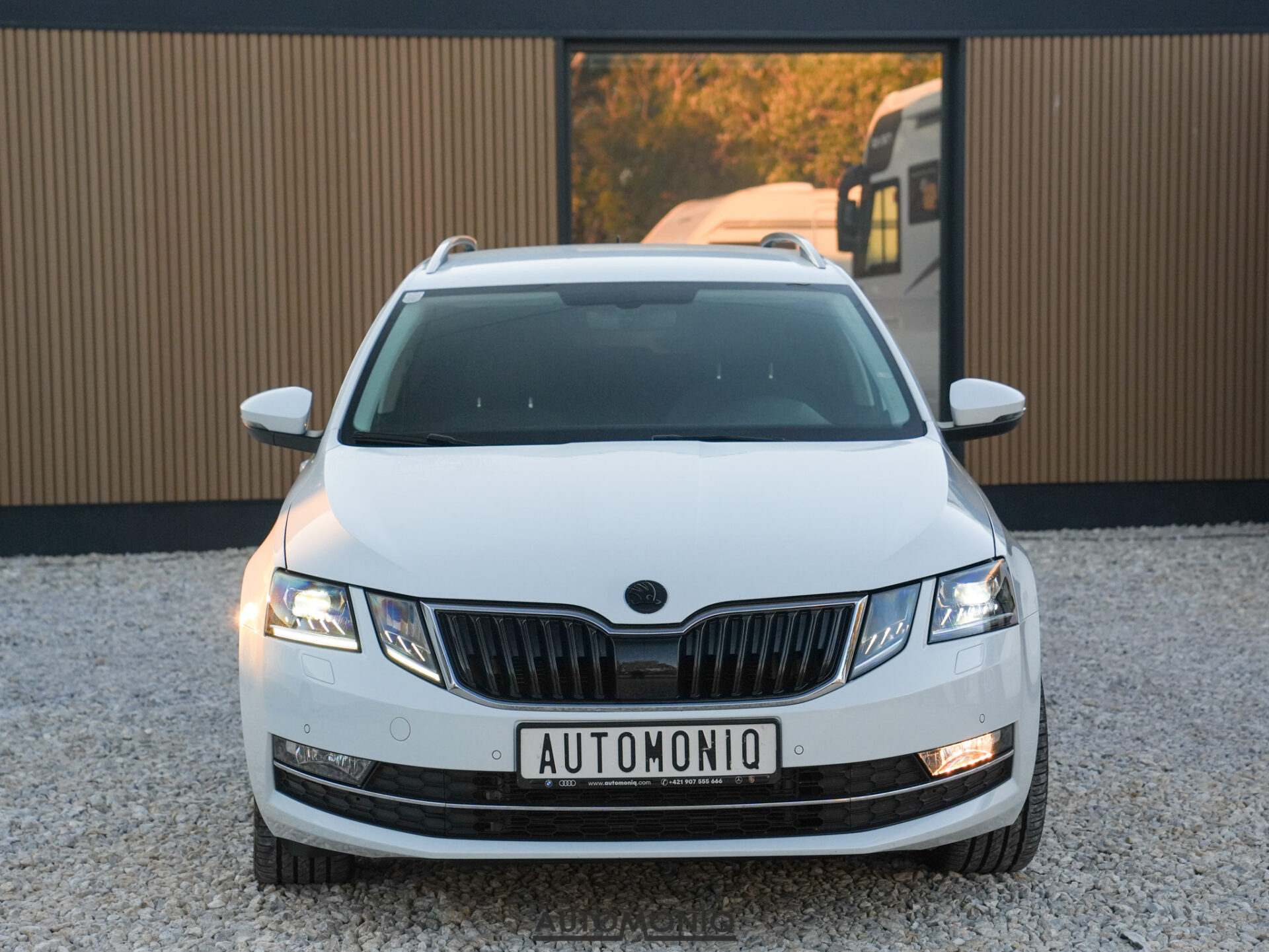 Skoda Octavia Combi 1.6 TDI Ťažné, P. senzory, Výhrev s., Carplay