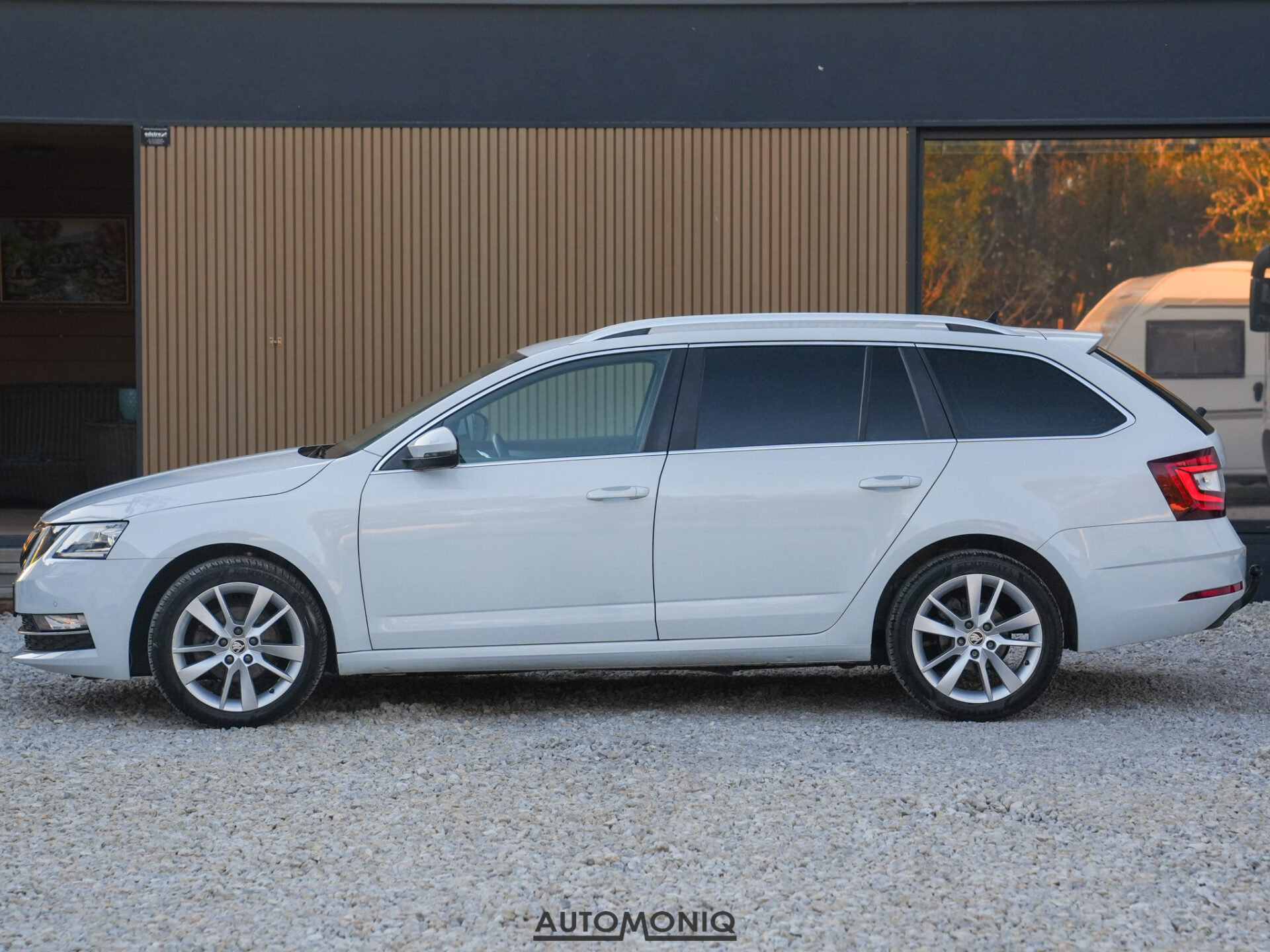 Skoda Octavia Combi 1.6 TDI Ťažné, P. senzory, Výhrev s., Carplay