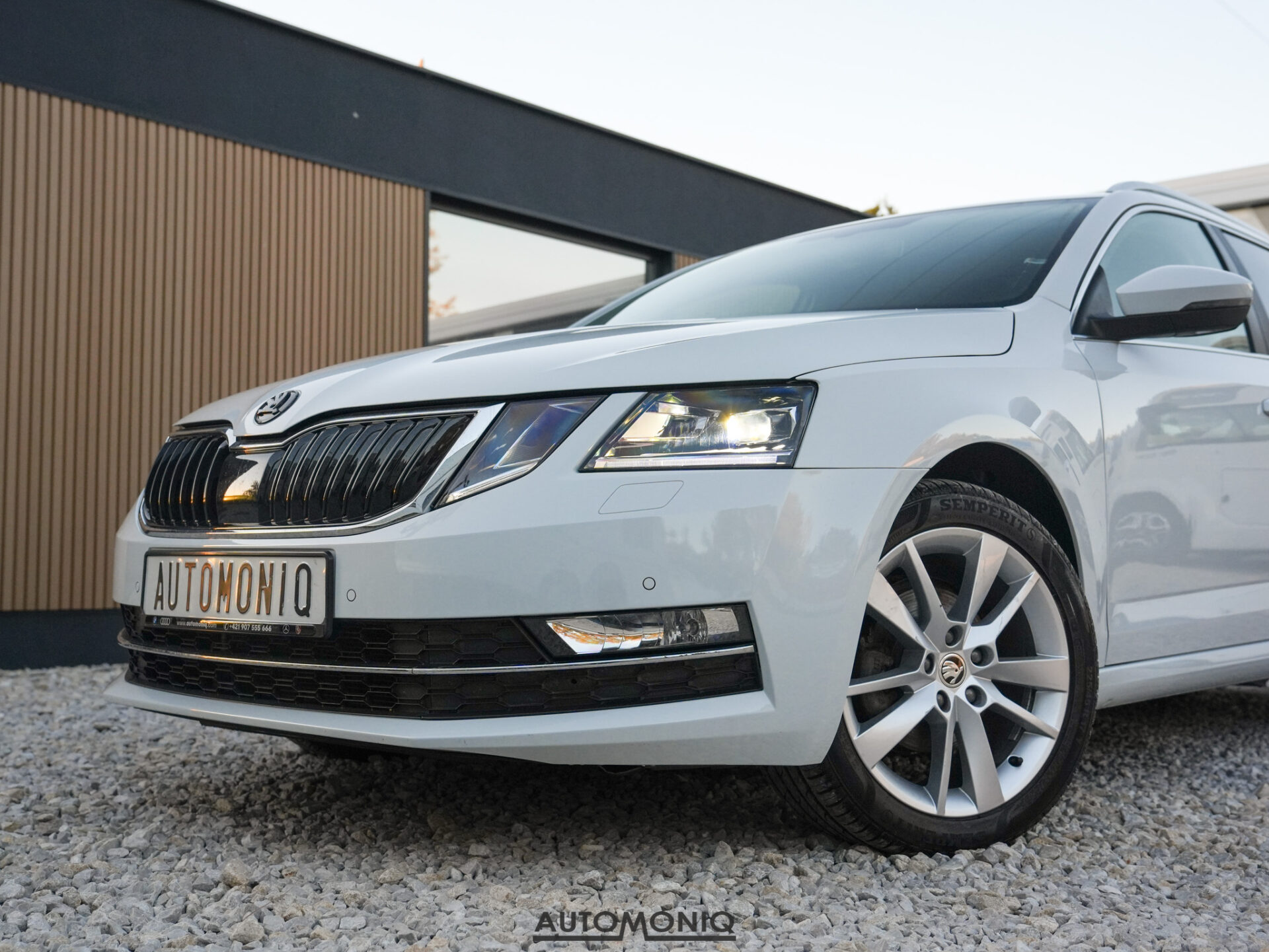 Skoda Octavia Combi 1.6 TDI Ťažné, P. senzory, Výhrev s., Carplay