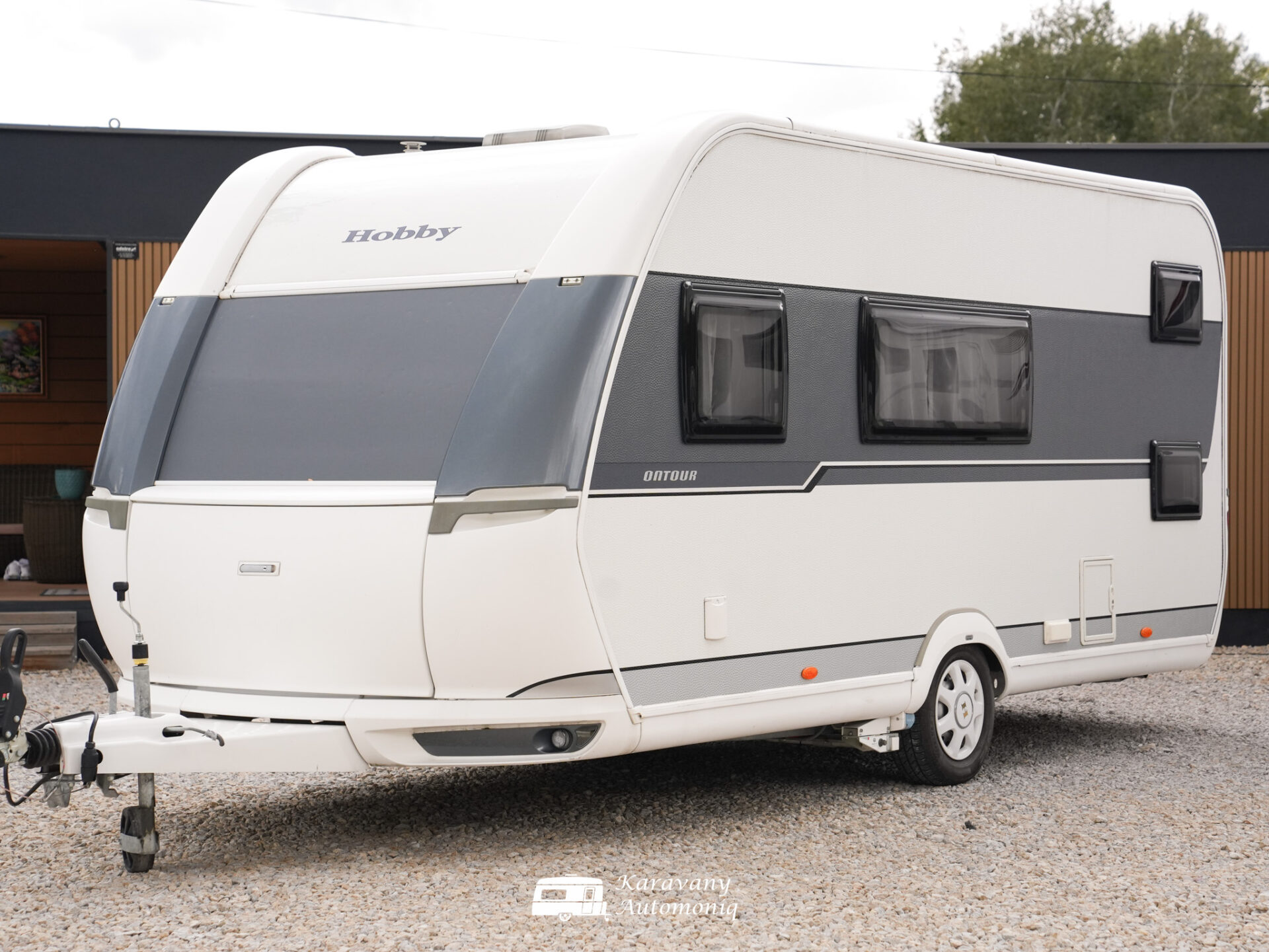 Hobby 470 KMF Ontour Mover, Solar, Vonkajšia sprcha