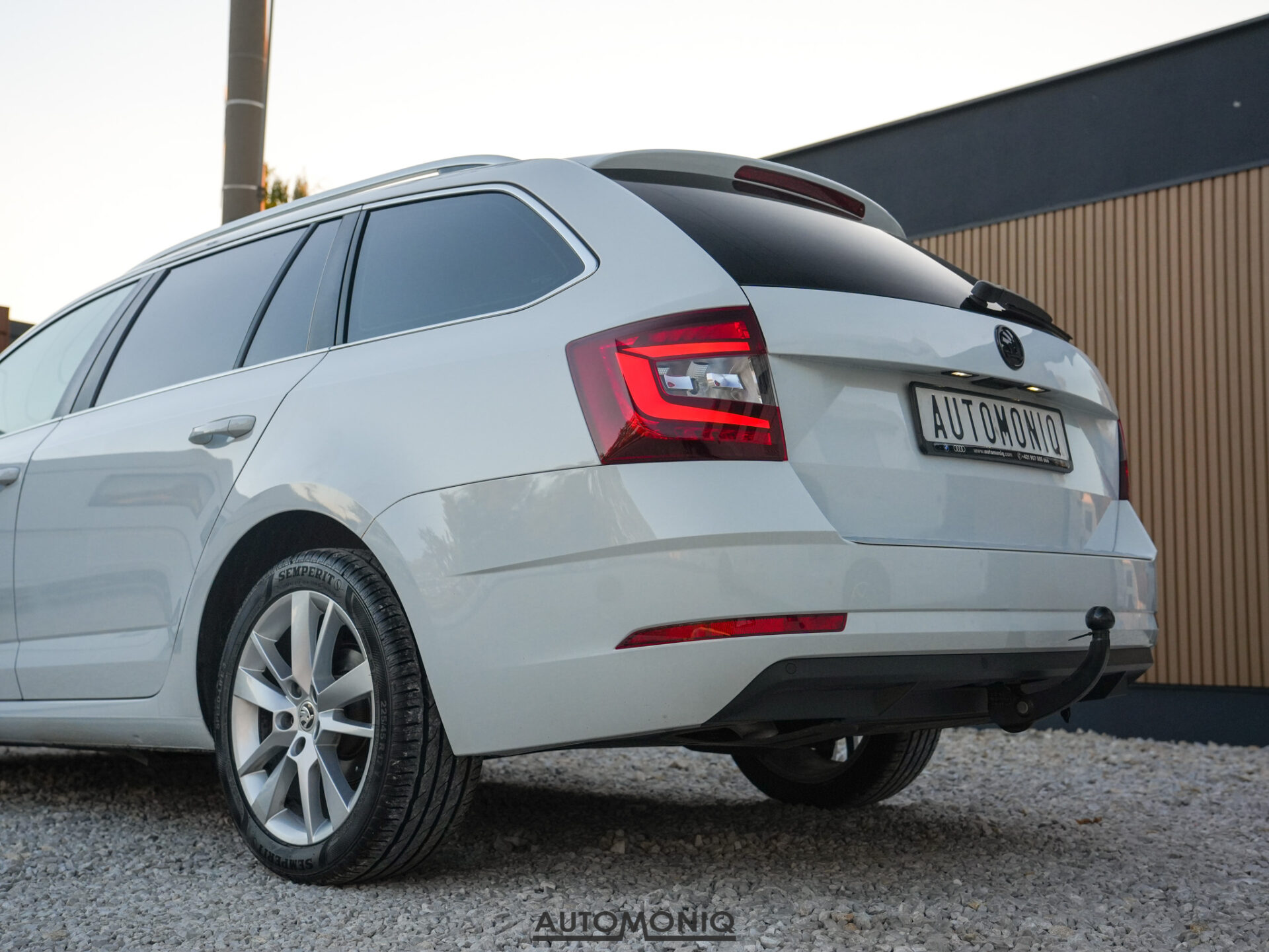 Skoda Octavia Combi 1.6 TDI Ťažné, P. senzory, Výhrev s., Carplay