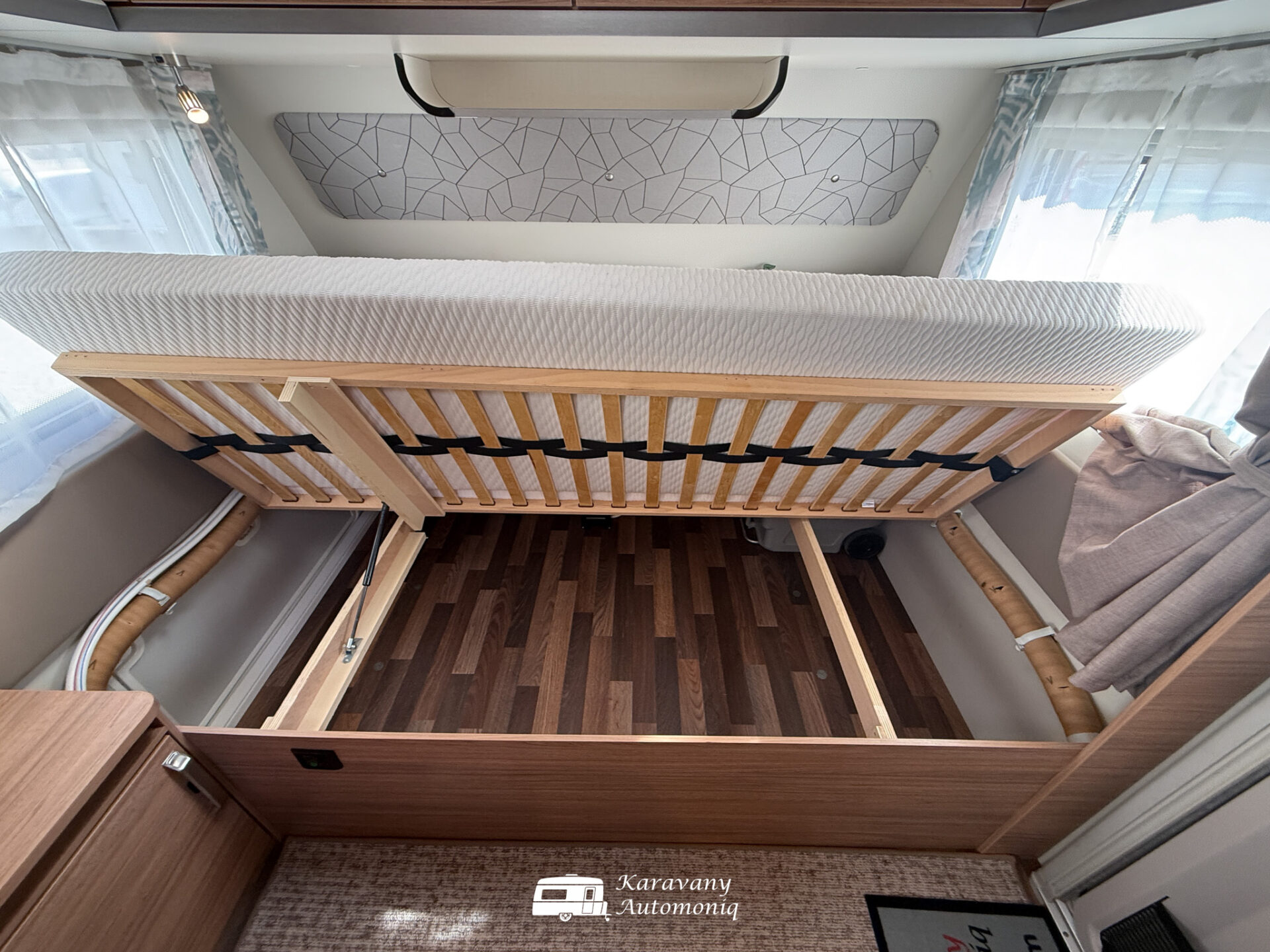 Weinsberg 550QDK Klíma, Mover, Nosič, Zámok, Clona